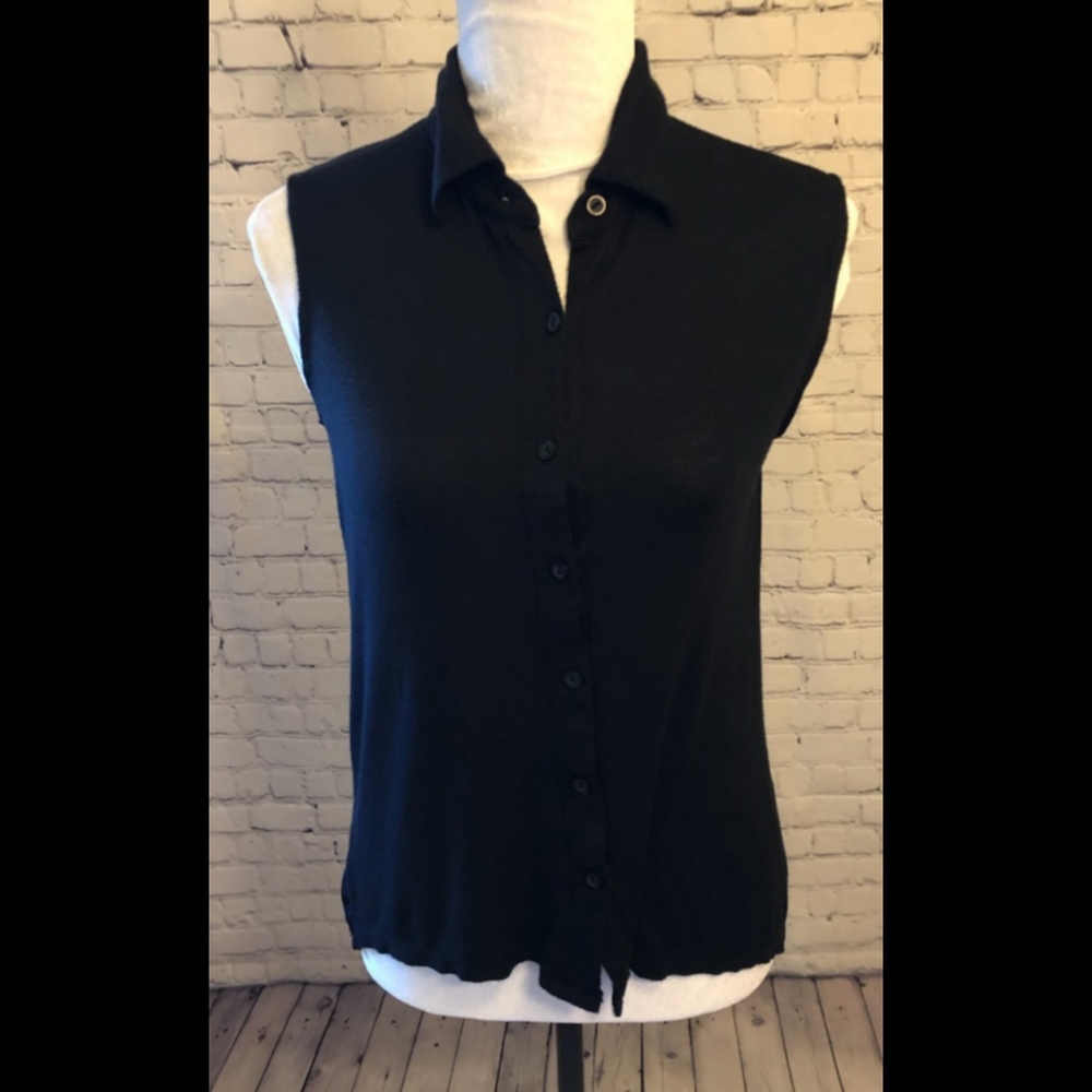 EUC Kirra black keyhole back sleeveless shirt - XS